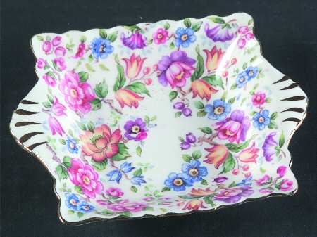 Springtime (Scalloped, Embossed) Nut Dish