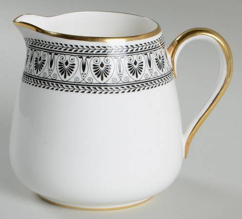 Victoria Black 16 Oz Jug