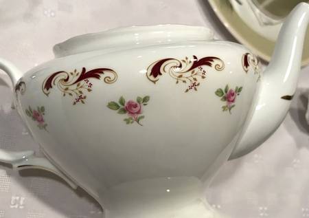 Wentworth Maroon Teapot No Lid