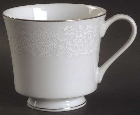 Lovelace Footed Cup