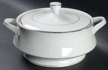 Lovelace Round Covered Vegetable