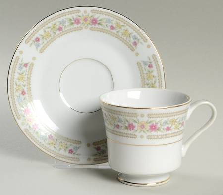 Chelsea Footed Cup & Saucer Set