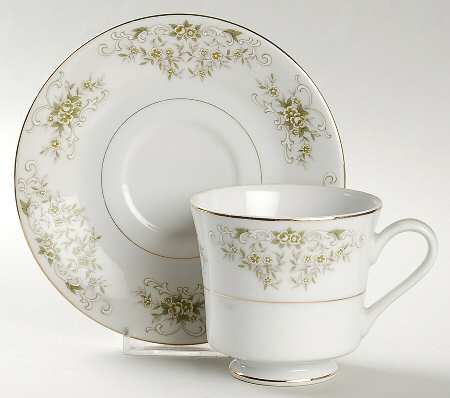 Pickadilly Footed Cup & Saucer Set