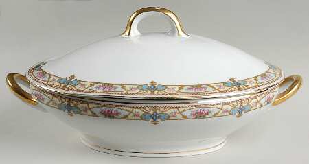 2261 Oval Covered Vegetable