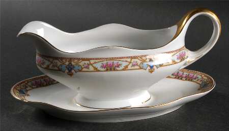 2261 Gravy Boat with Attached Underplate