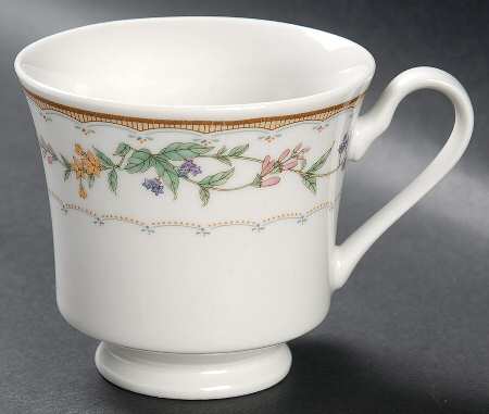 Bellegarden Footed Cup