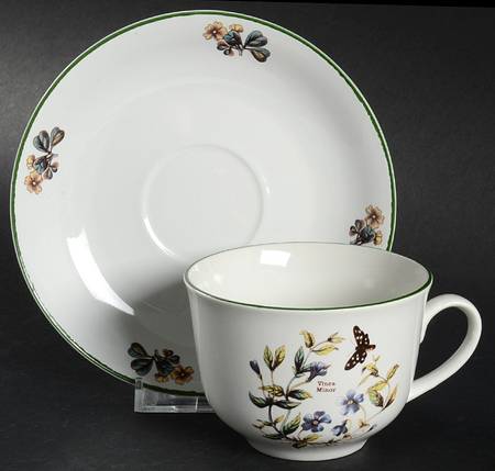 Florabunda (Smooth, Round) Flat Cup & Saucer Set