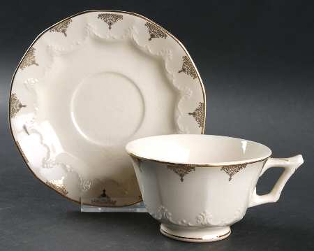 CQU1 Footed Cup & Saucer Set