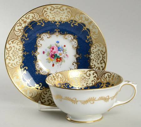 A13990 Footed Cup & Saucer Set