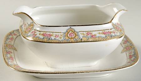 CLT18 Gravy Boat with Attached Underplate by Carrollton