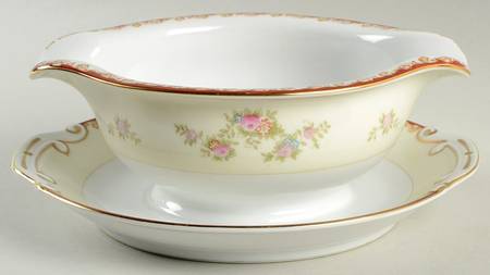CHE7 Gravy Boat with Attached Underplate by Cherry China (Japan)