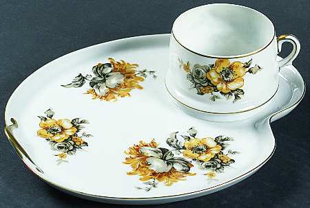 Eggshell Snack Plate & Cup Set