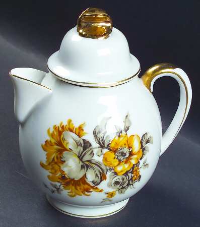 Eggshell Creamer & Lid by Craftsman (Japan)