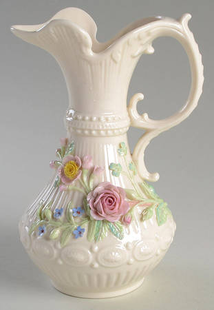 Vases 9'' Right Handled Aberdeen Vase