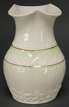 Vases Colonial Vase