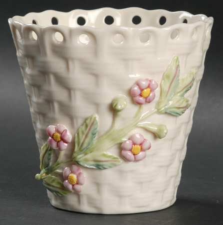 Collectors Society Vase-Basket Spill 3"