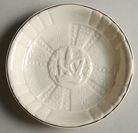Collectors Society 5" Round Scalloped Dish