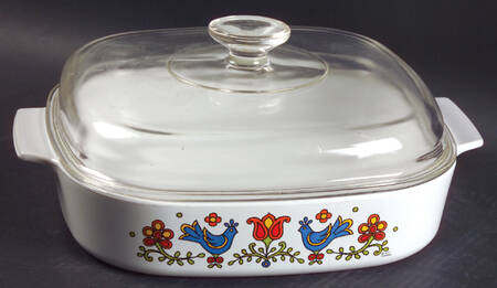 Country Festival 2.5 Quart Square Casserole with Lid