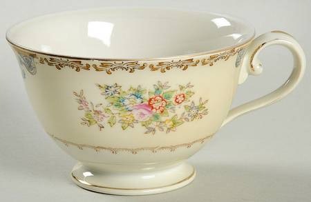 CIJ1 Footed Cup