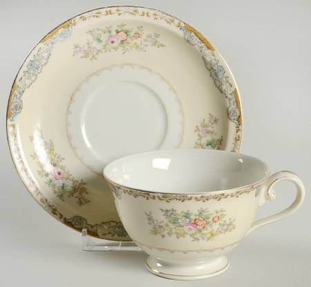 CIJ1 Footed Cup & Saucer Set
