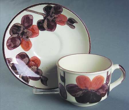 Ligaya Footed Cup & Saucer Set by Crown Lynn
