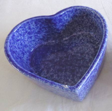 CWP1 5" Heart Shaped Bowl