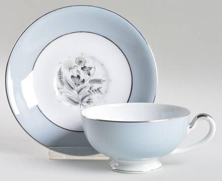 Bouquet Footed Cup & Saucer Set