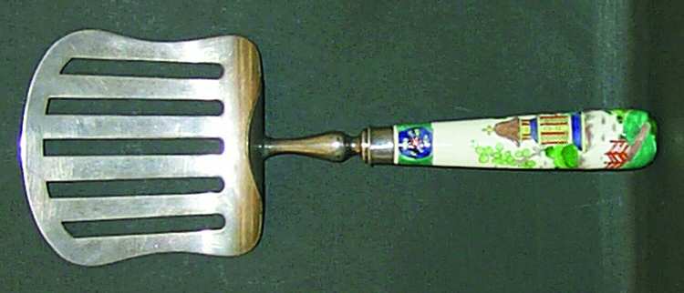 Ye Olde Willow Hooded Stainless Asparagus Server