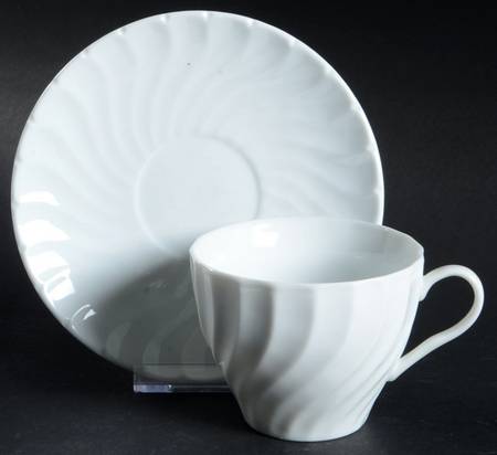 UP133 Flat Cup & Saucer Set