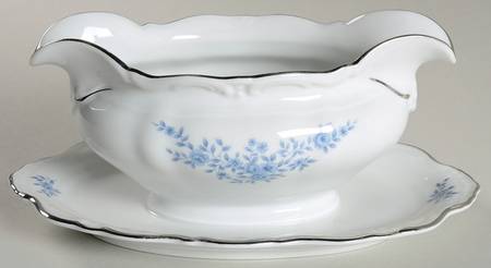Symphony Gravy Boat with Attached Underplate