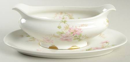 CHF447 Gravy Boat & Underplate