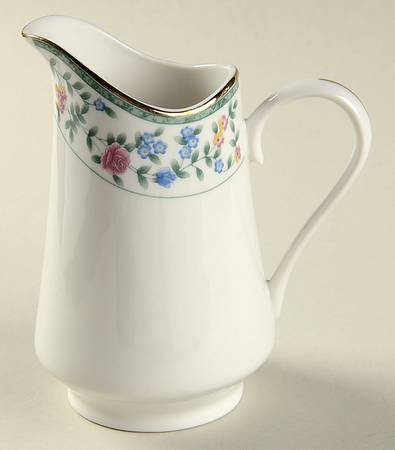 Diane (Porcelain, Gold Trim) Creamer