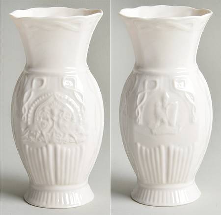 Belleek Event Birds of Affection Vase