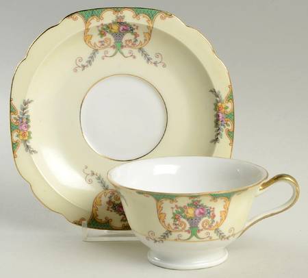 12672 Footed Cup & Saucer Set