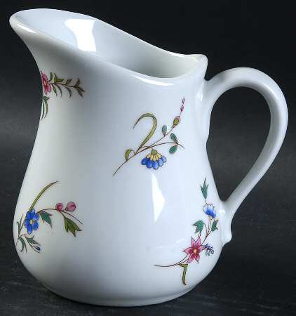 Versailles (Smooth) Creamer