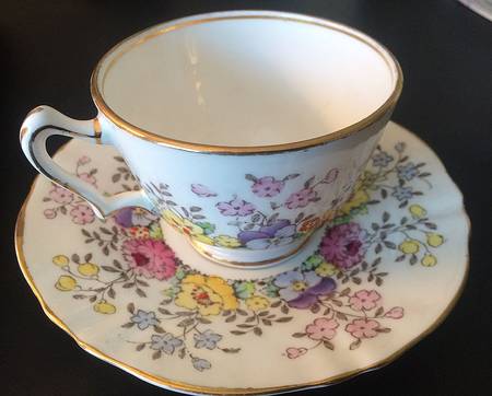 F15465 Footed Cup & Saucer Set