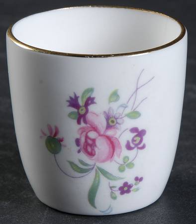 English Rosebud (Smooth Edge) Single Egg Cup