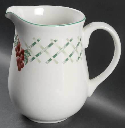 Garden Trellis 64 Oz Pitcher