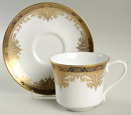 Caernarvon Flat Cup & Saucer Set