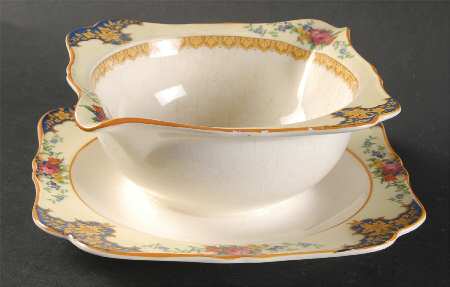 Westminster (Square, Scalloped) Gravy Boat with Attached Underplate