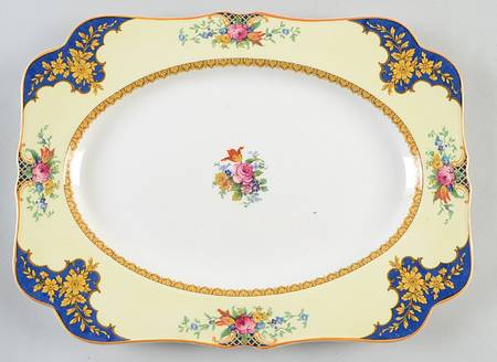 Westminster (Square, Scalloped) 12" Oval Serving Platter