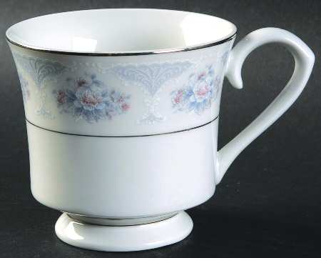 CCL3 Footed Cup