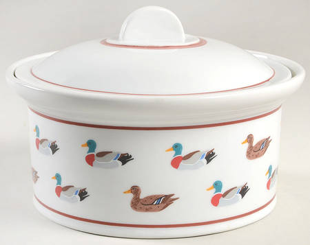 CED2 2.5 Qt Round Covered Casserole