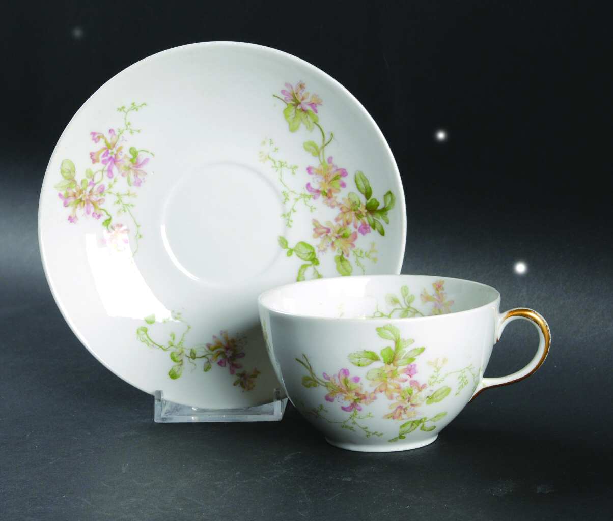 Flat Cup & Saucer Set
