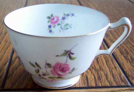 English Rosebud (Smooth Edge) Footed Cup