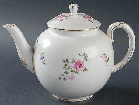 English Rosebud (Smooth Edge) Teapot & Lid