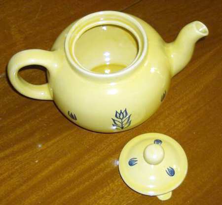 Dutch-Yellow Teapot & Lid