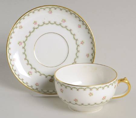 CHF715 Flat Cup & Saucer Set