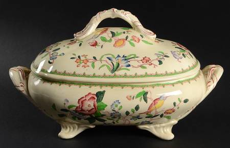 Pembroke Oval Covered Vegetable