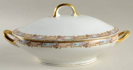 2457 Oval Covered Vegetable